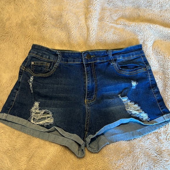 Women’s shorts - Picture 1 of 3